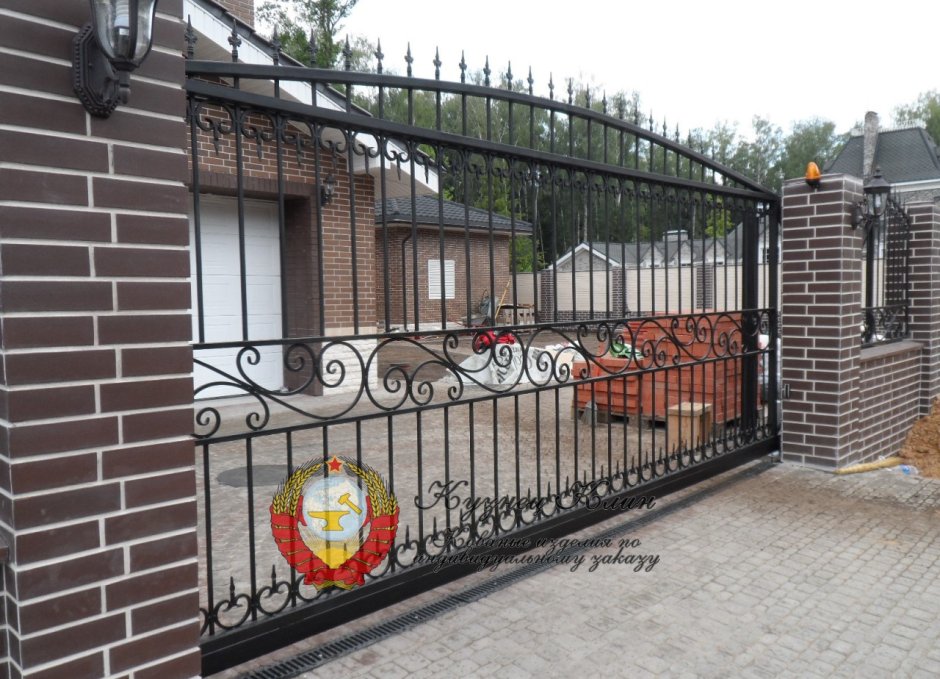 Кованые ворота с калиткой