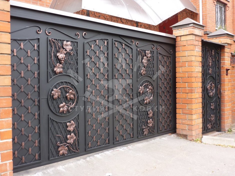 Кованые откатные ворота кво05