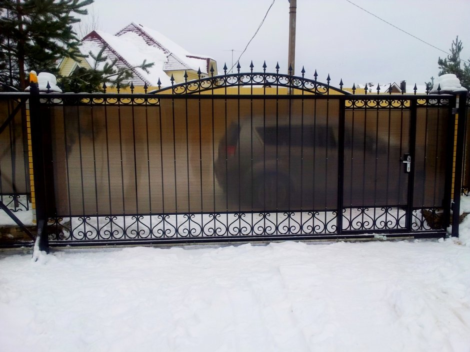 Кованые откатные ворота