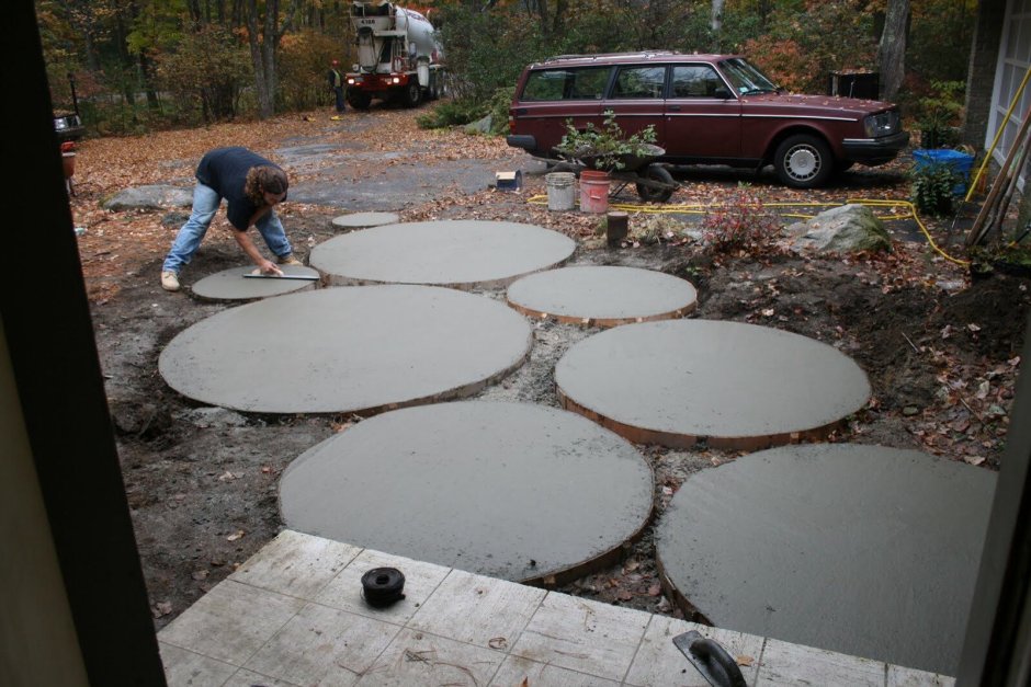 Бетонные круги для дорожек