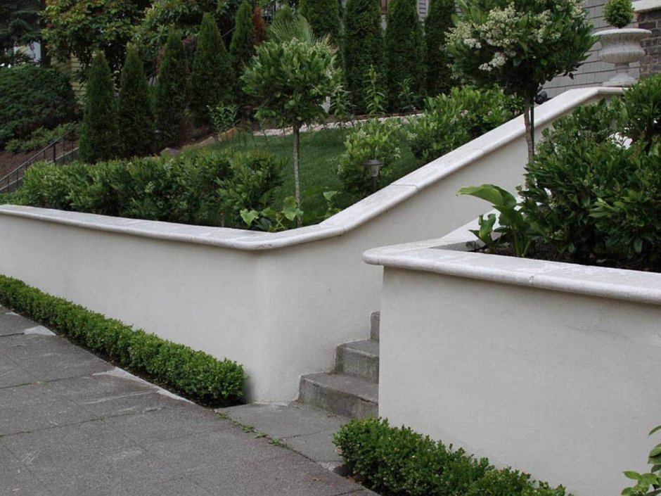 Бетонная подпорная стена