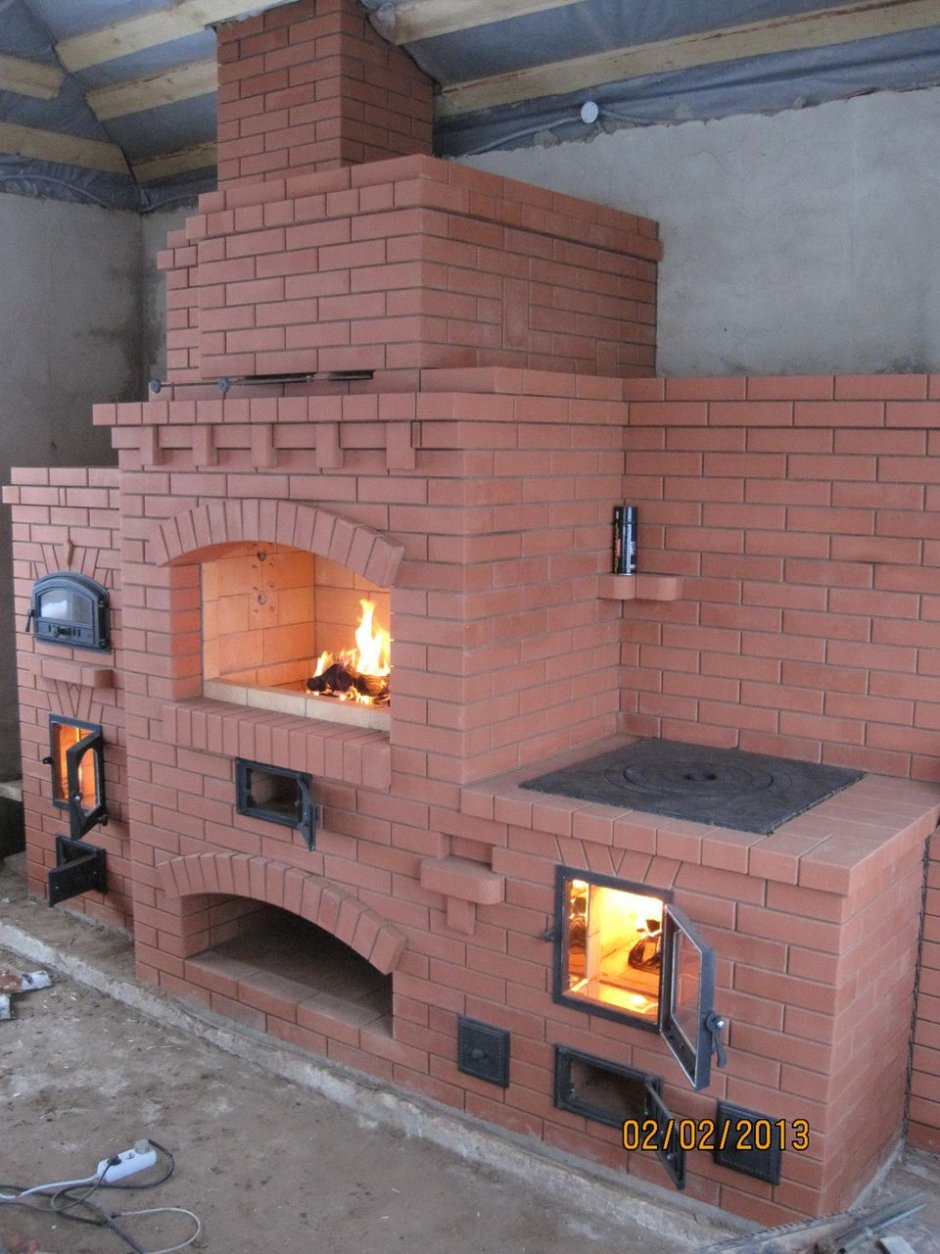 Барбекю из кирпича с русской печью