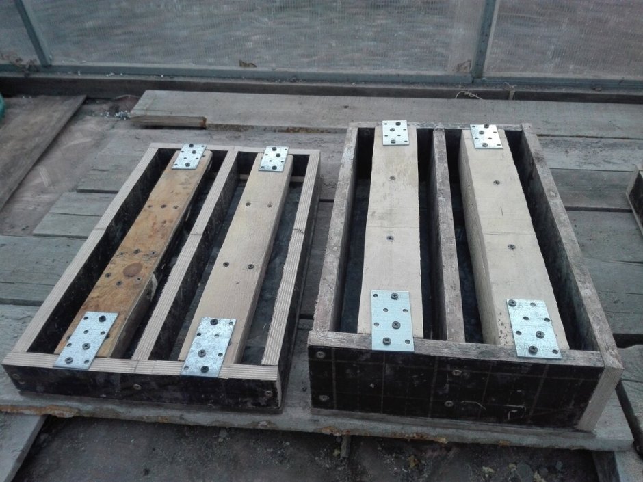 Форма для бетонных блоков