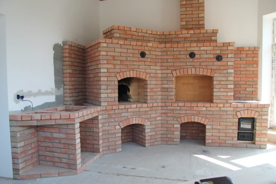 Помпейская печь в барбекю комплексе