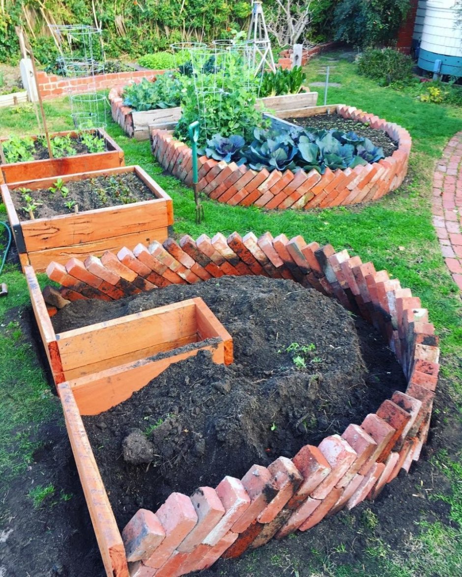 Ограждение для грядки на даче