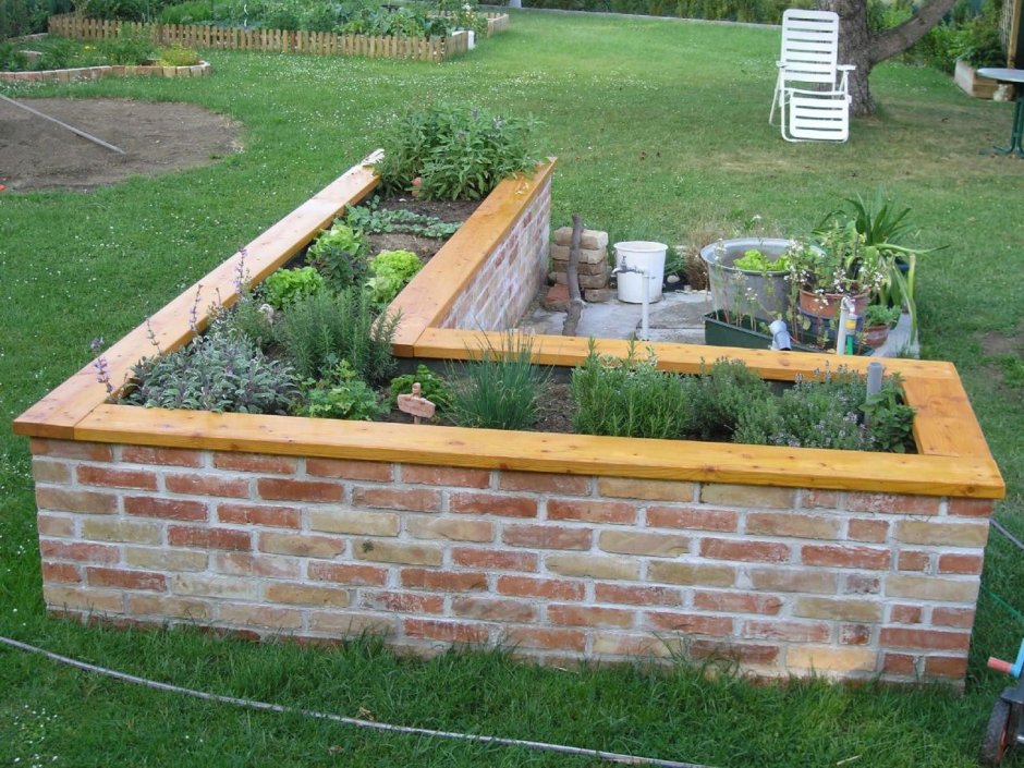 Грядки из кирпича