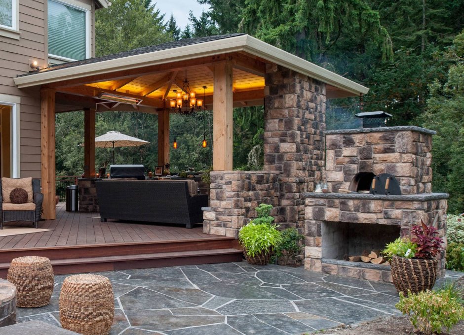 Беседка с каменным полом