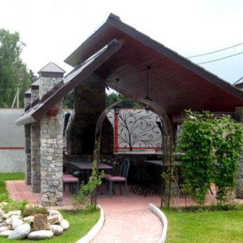 Каменный мангал в беседке