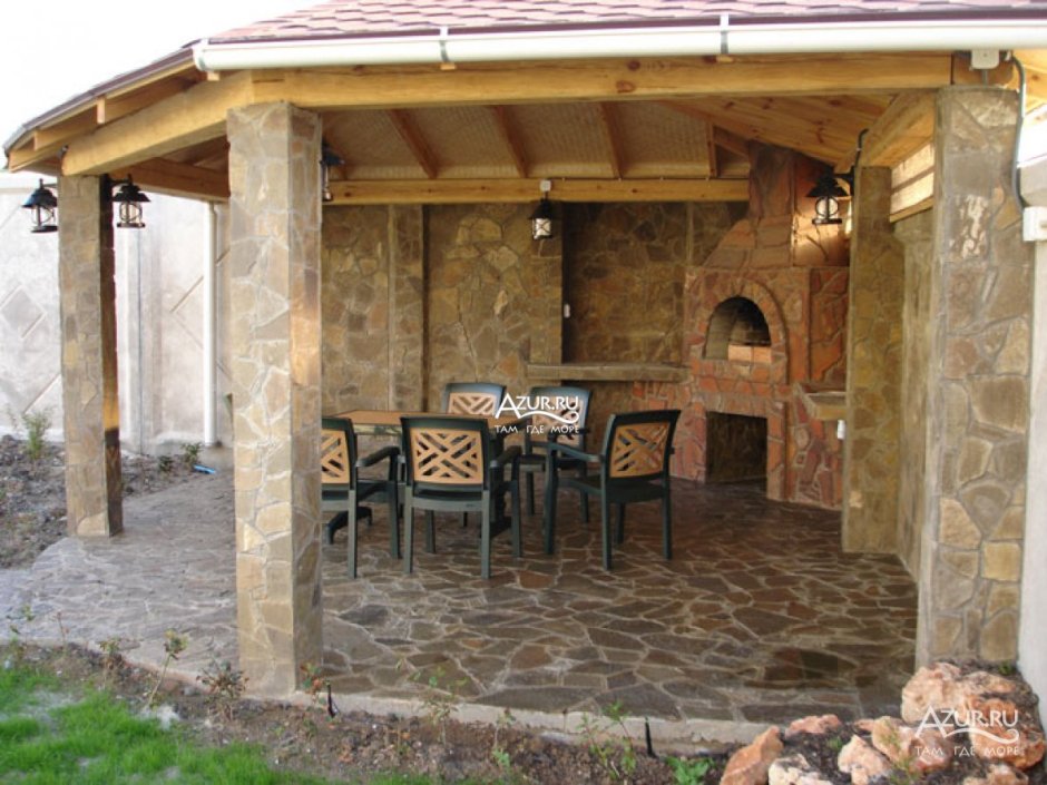 Беседка из дикого камня
