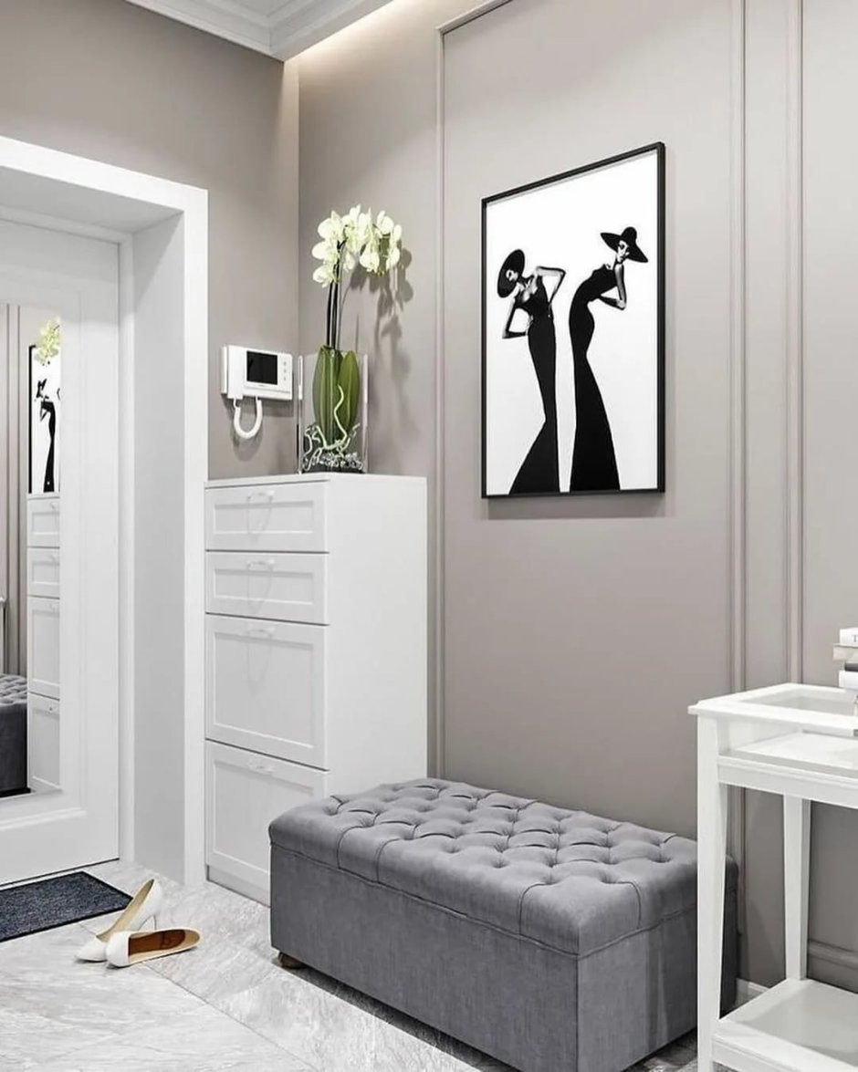 Белые двери в интерьере