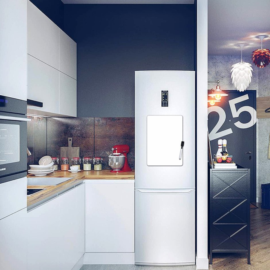 Кухня в студии с холодильником