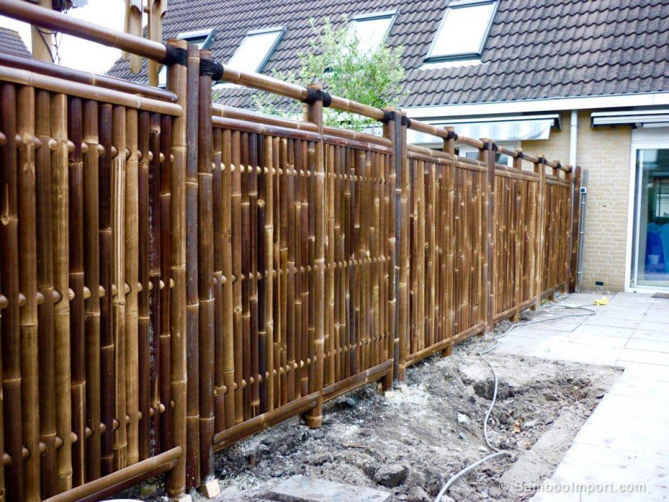 Ограждение из бамбука