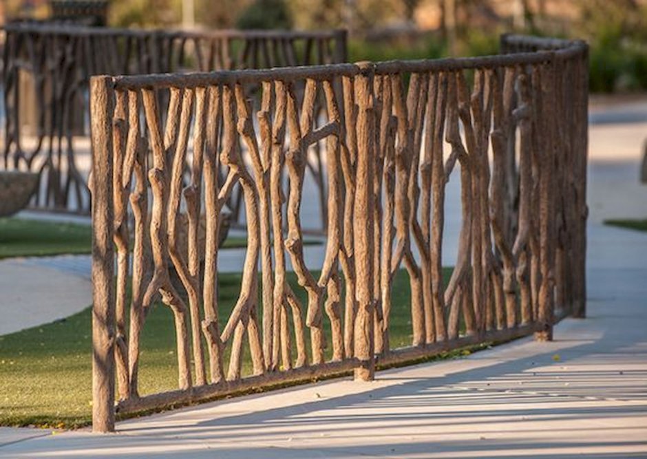 Необычный забор