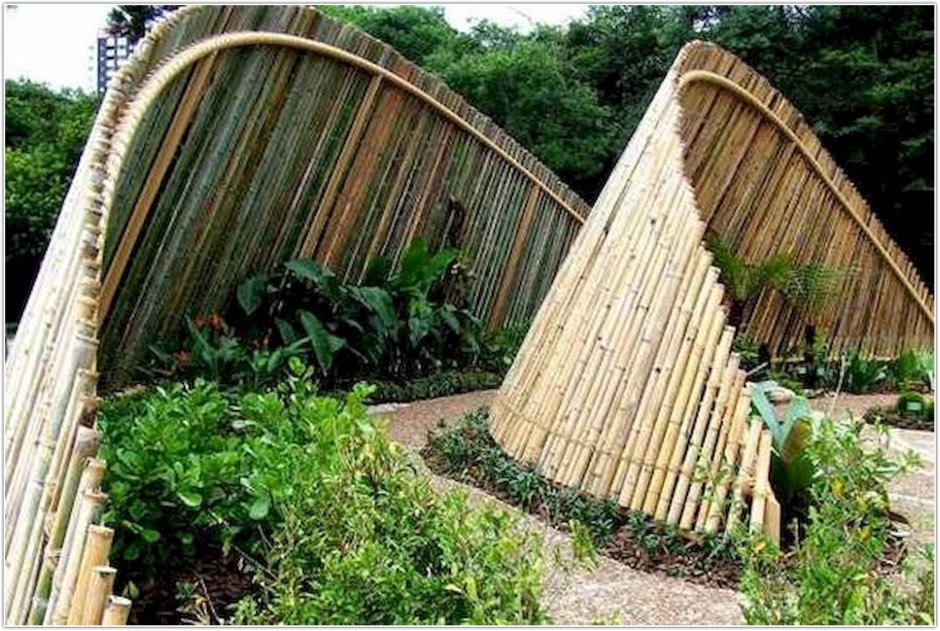 Изгородь из бамбука