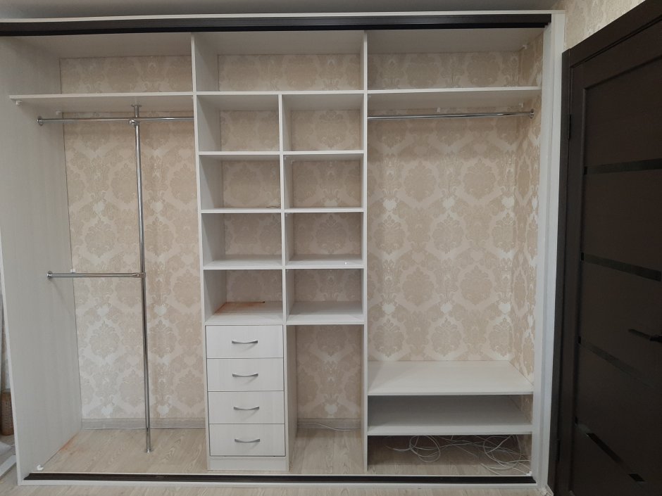 Шкаф купе белый внутри