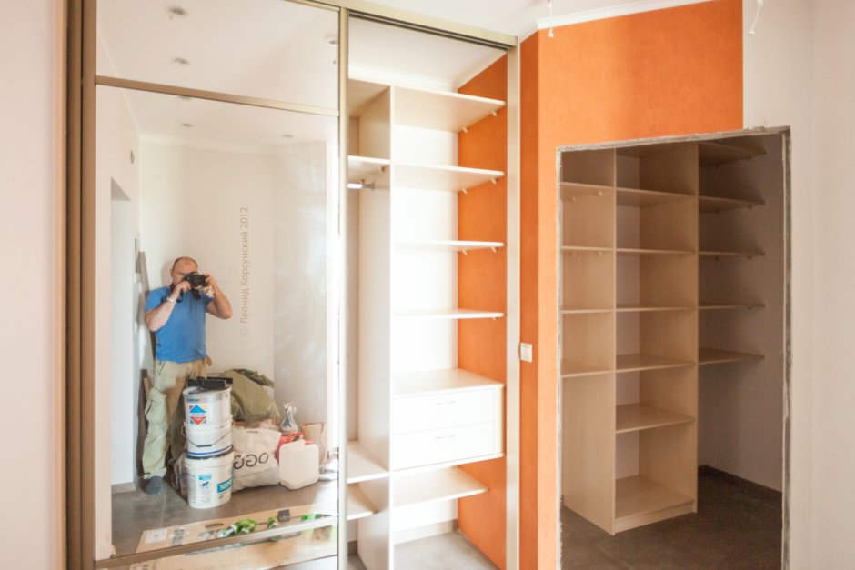 Шкаф-купе встраиваемый без задней стенки