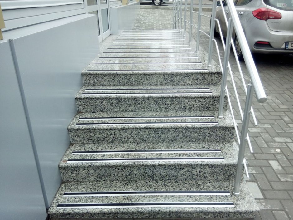 Накладки на мраморные ступени