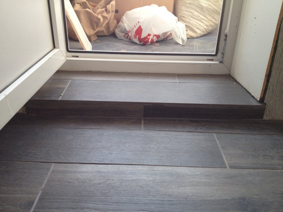 Порог на балкон из ламината