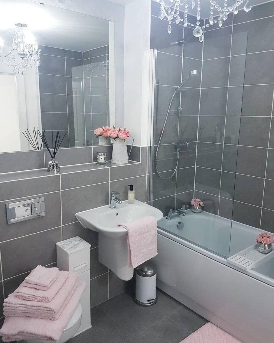 Ванная комната в серо розовых тонах