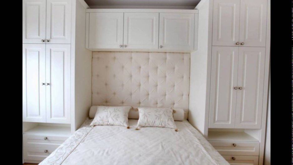 Шкаф над кроватью