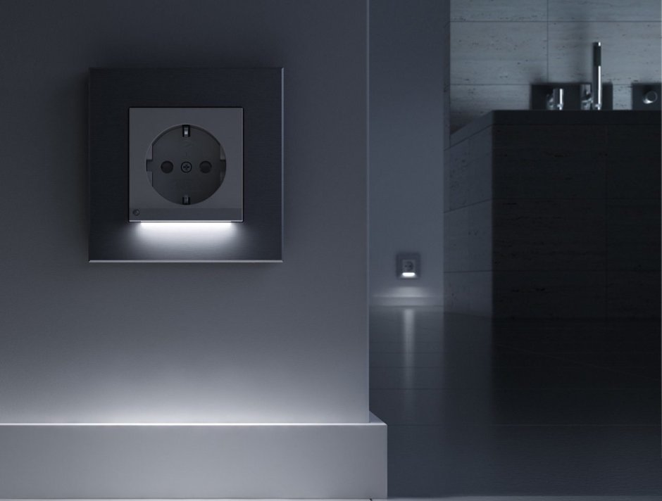 Розетка с подсветкой gira