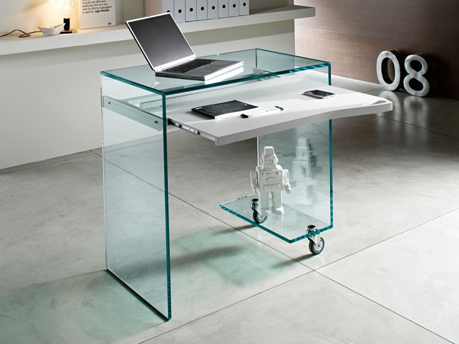 Стеклянный письменный стол