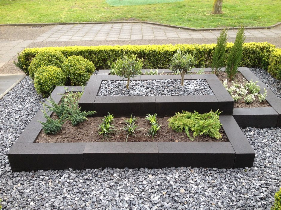 Прямоугольная клумба