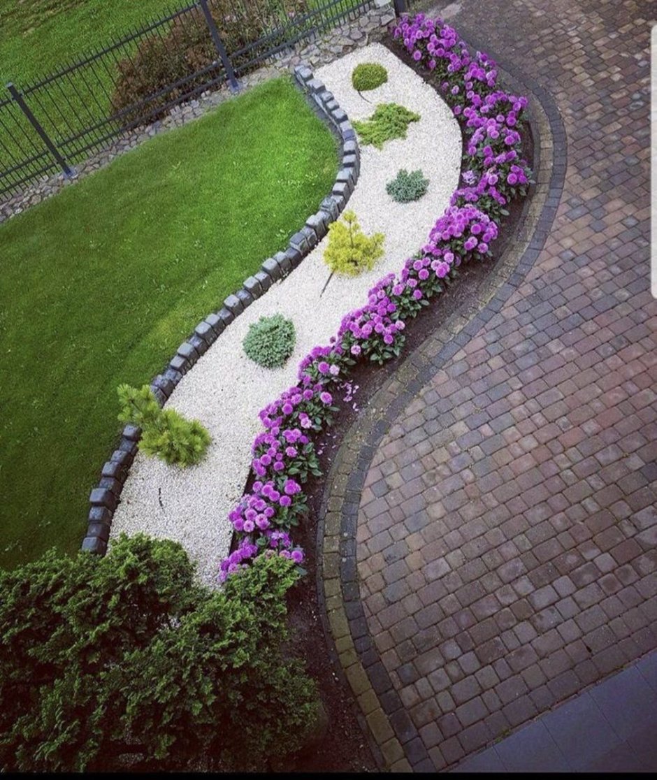 Рабатка в ландшафте