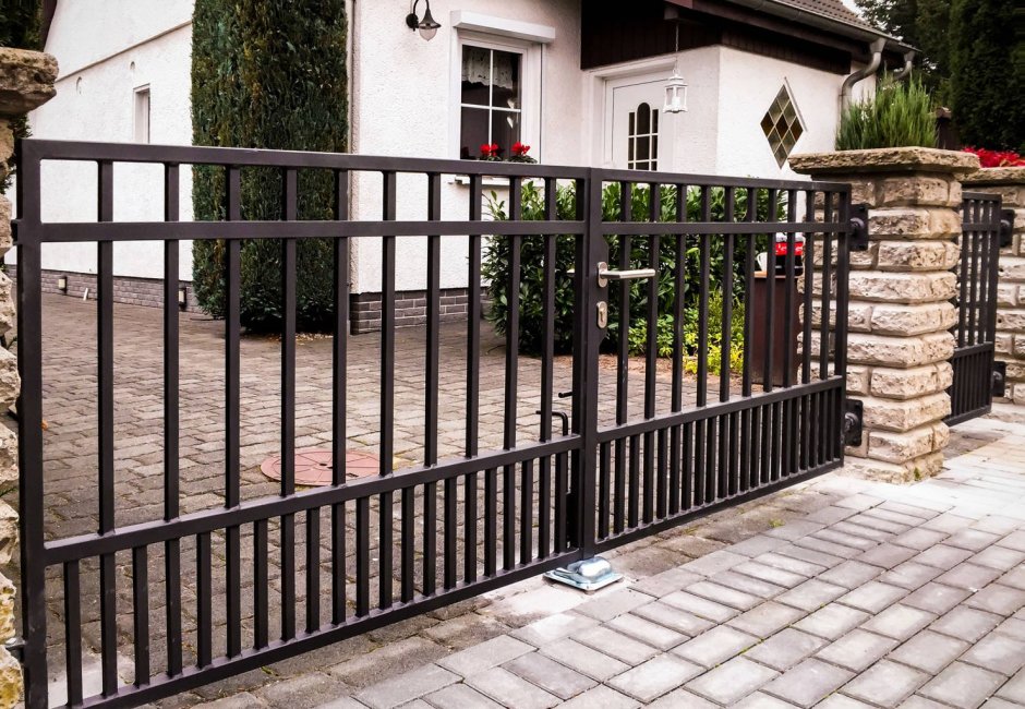 Красивые заборы из металла