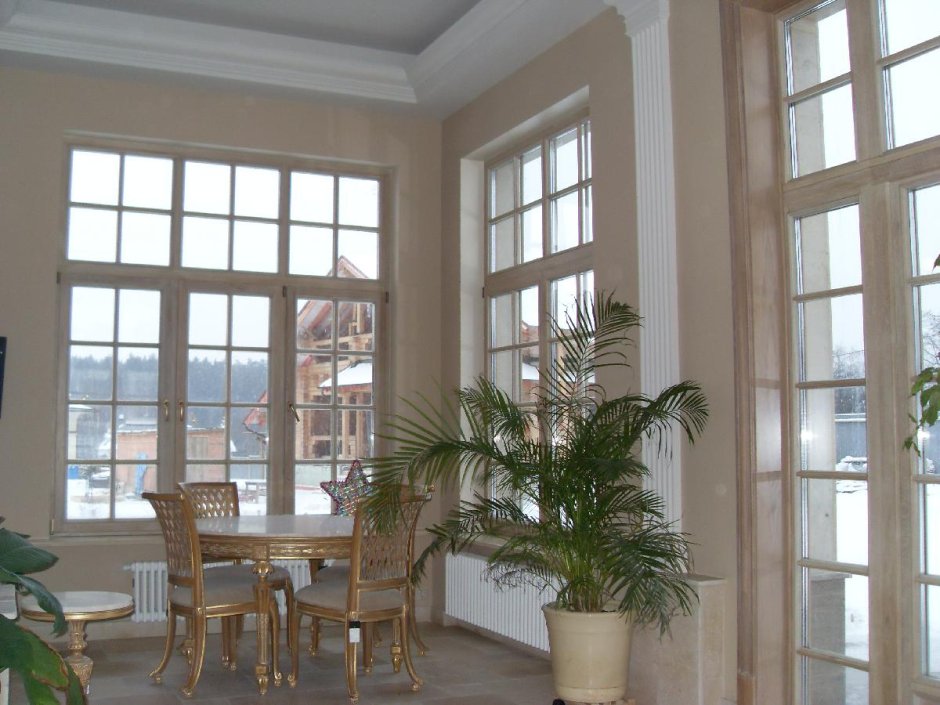 Коричневые пластиковые окна