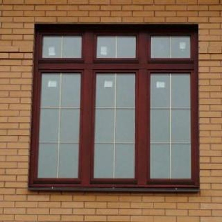 Коричневые пластиковые окна