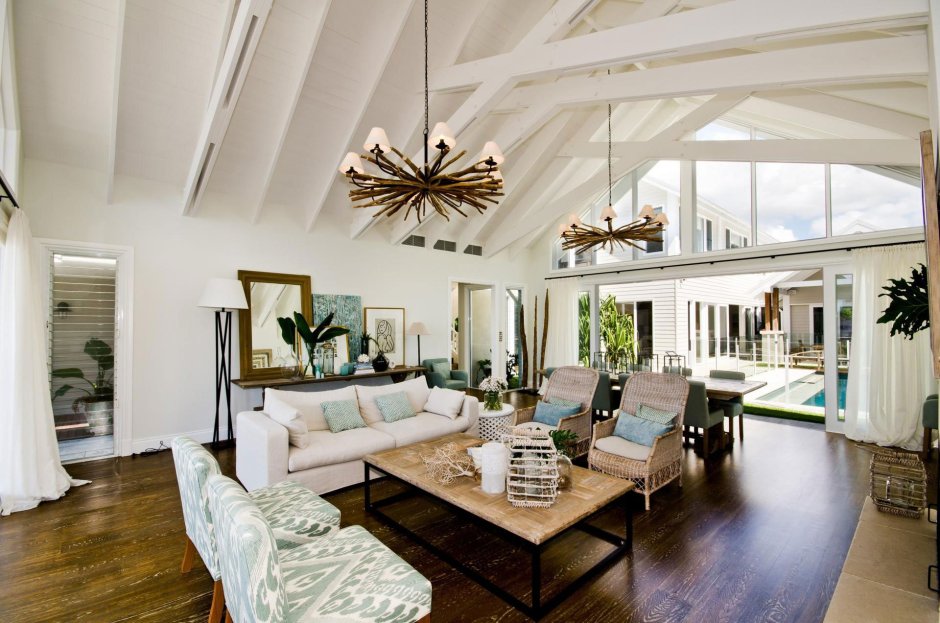 Дом с высокими потолками