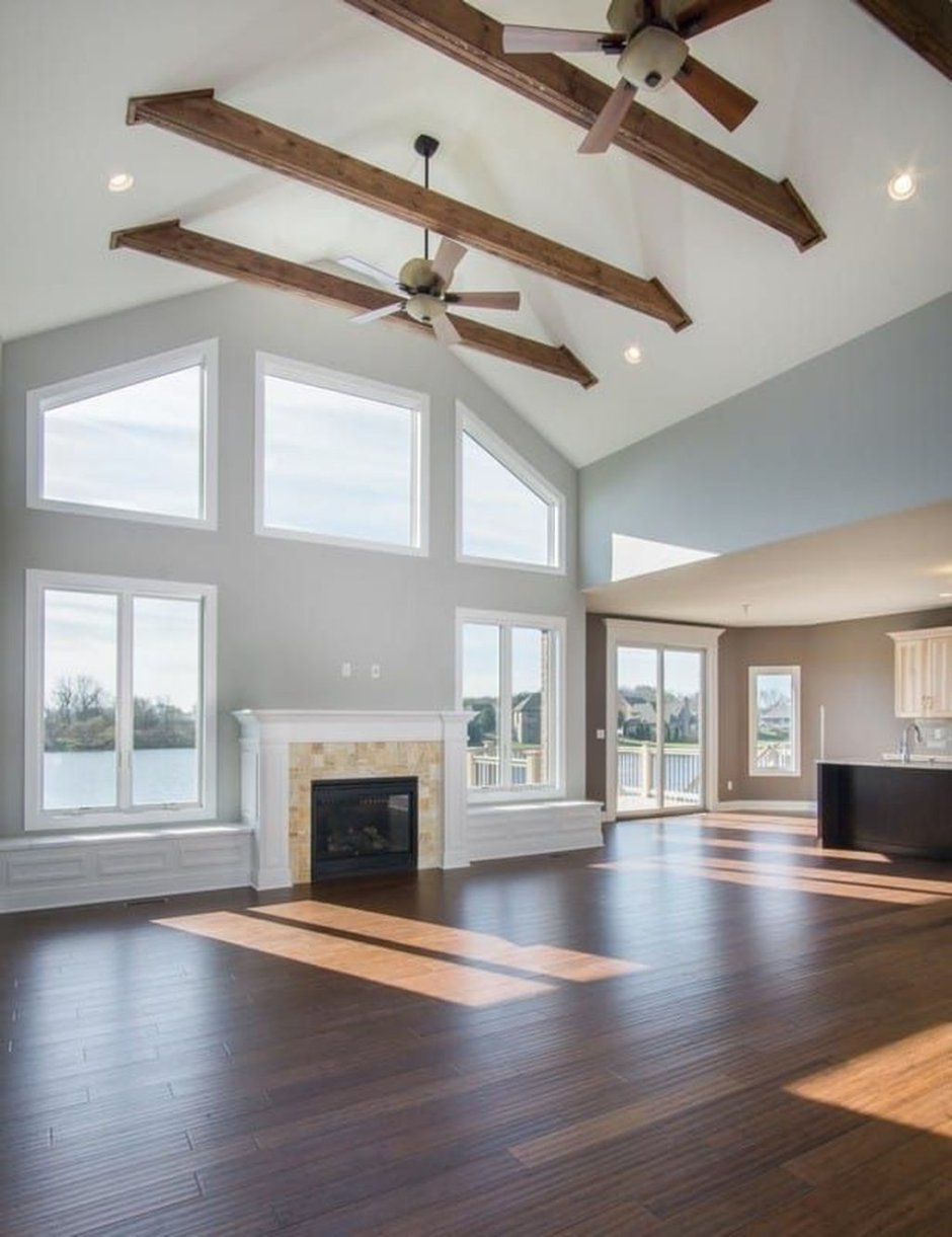 Одноэтажный дом с высокими потолками