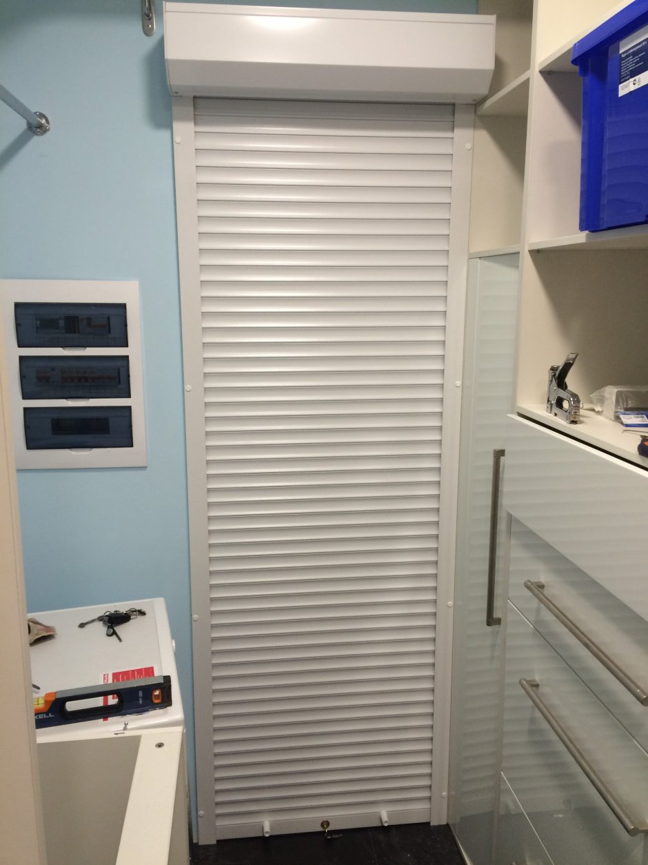 Рехау жалюзийные двери