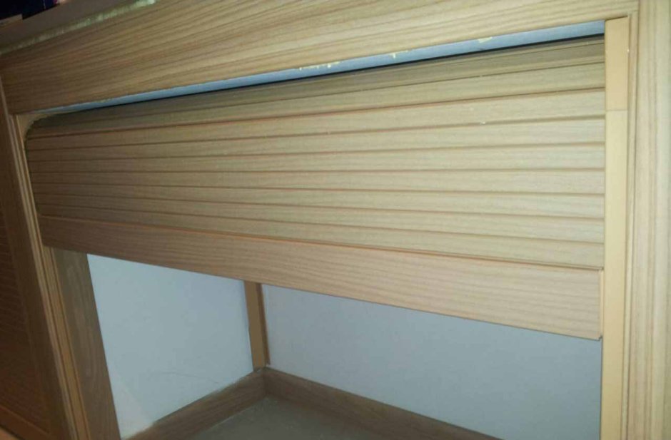 Рехау жалюзийные двери