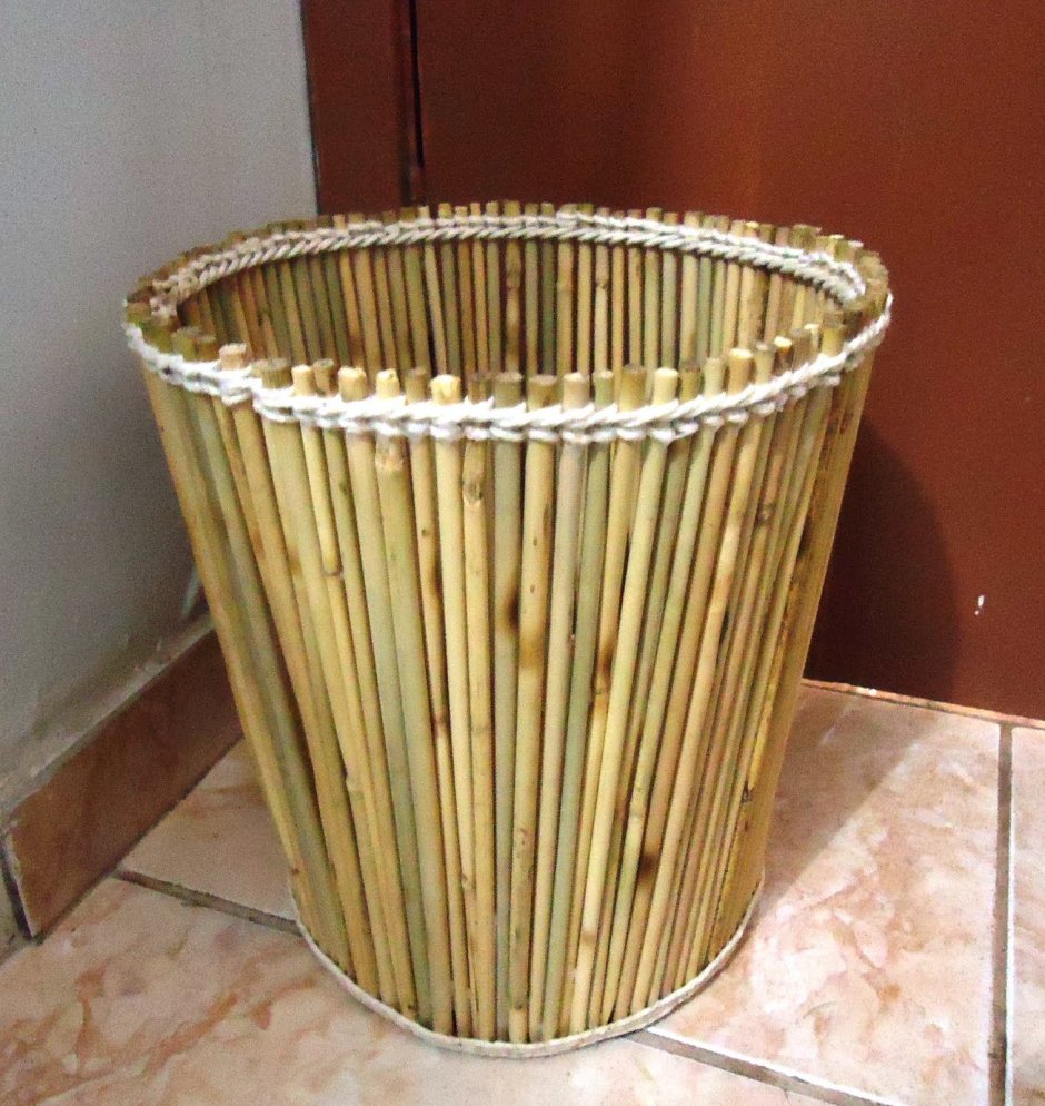 Кашпо из бамбуковых палочек