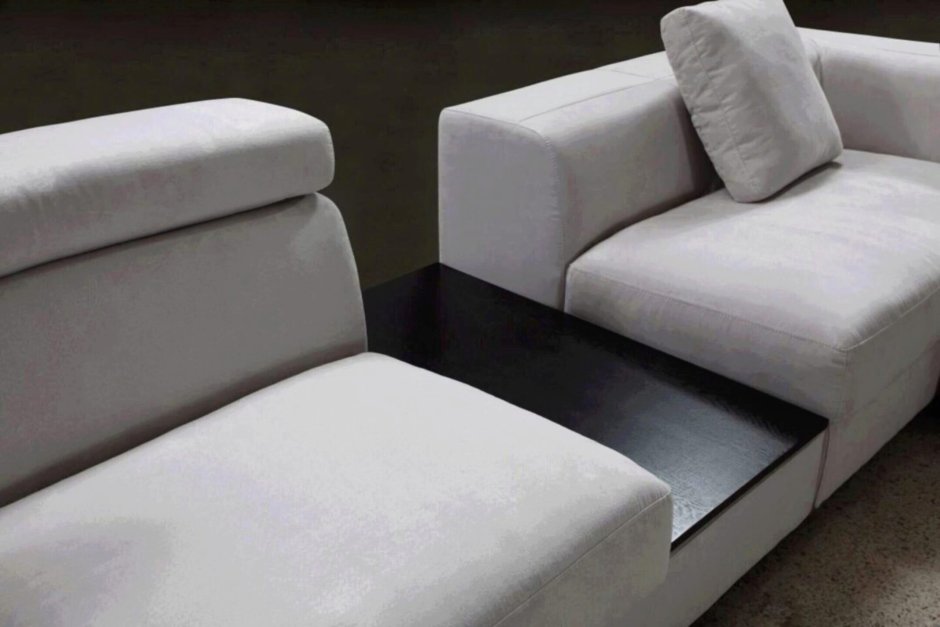 Модульный диван со столиком
