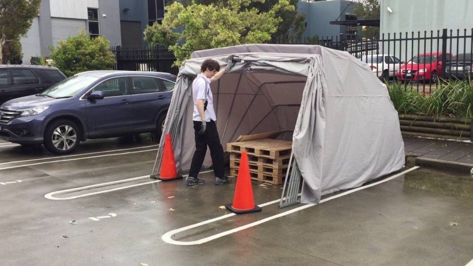 Складывающийся гараж для автомобиля