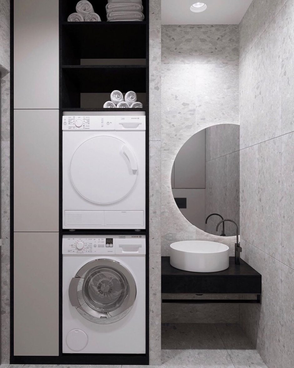 Стиральная и сушильная машина в ванной