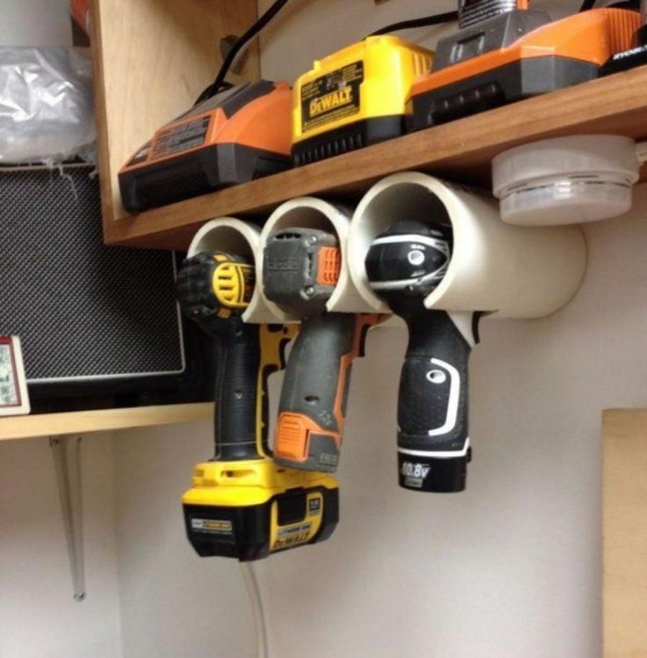 Полка для инструмента в гараже