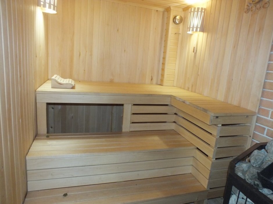Красивый полок в бане