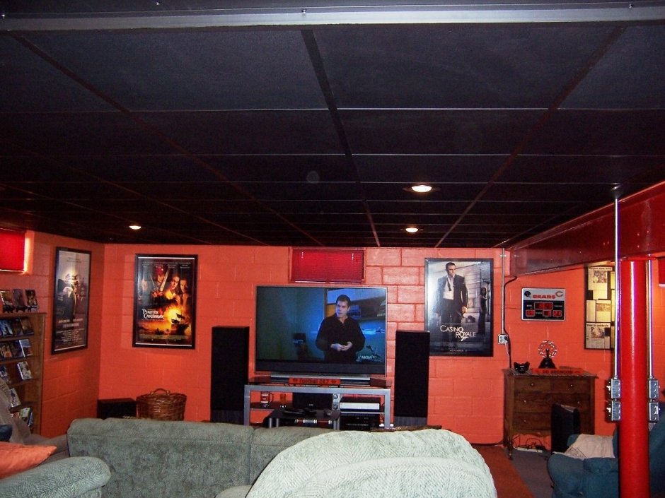 Черный потолок в гараже