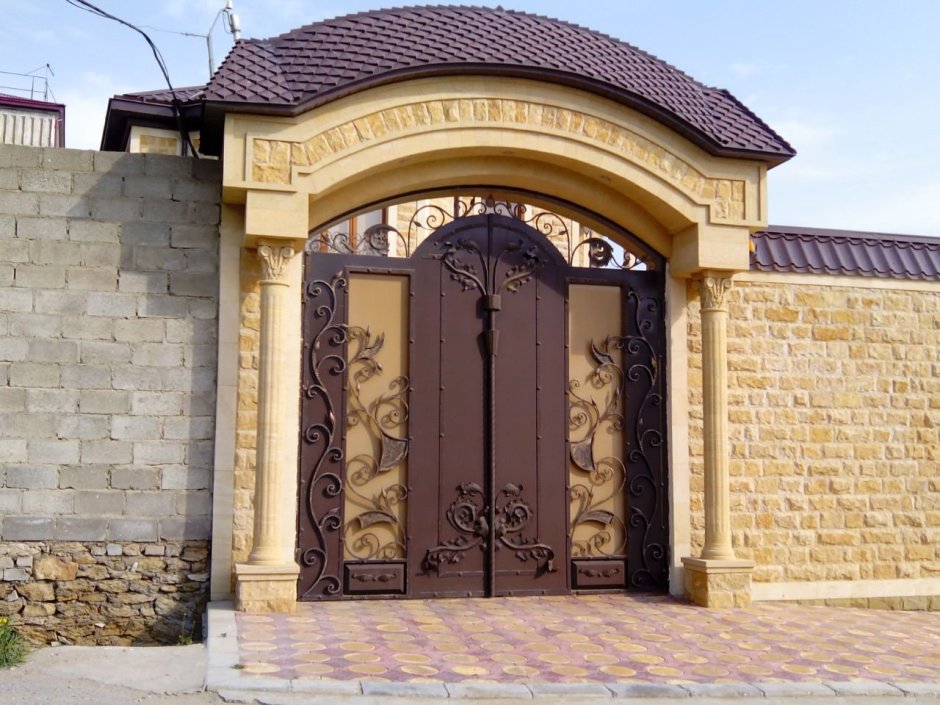 Кирпичные арочные ворота