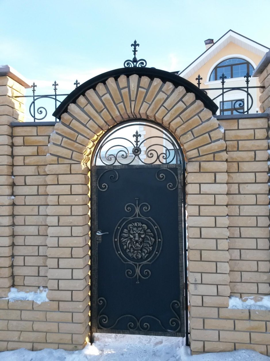 Красивые кованые калитки