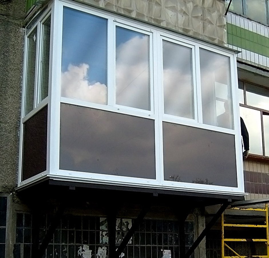 Пластиковый балкон