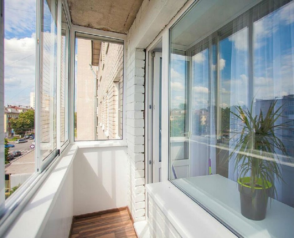 Зеркальная пленка на балкон