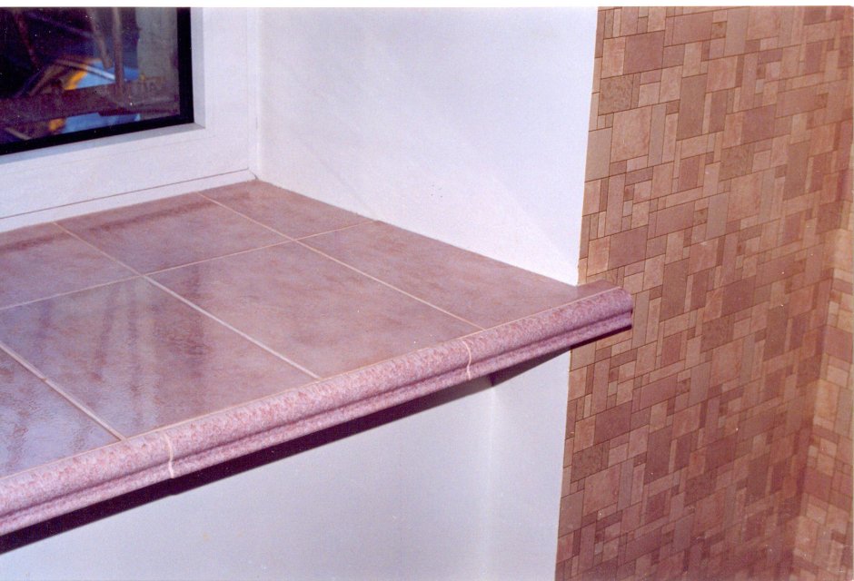 Подоконник из плитки керамической