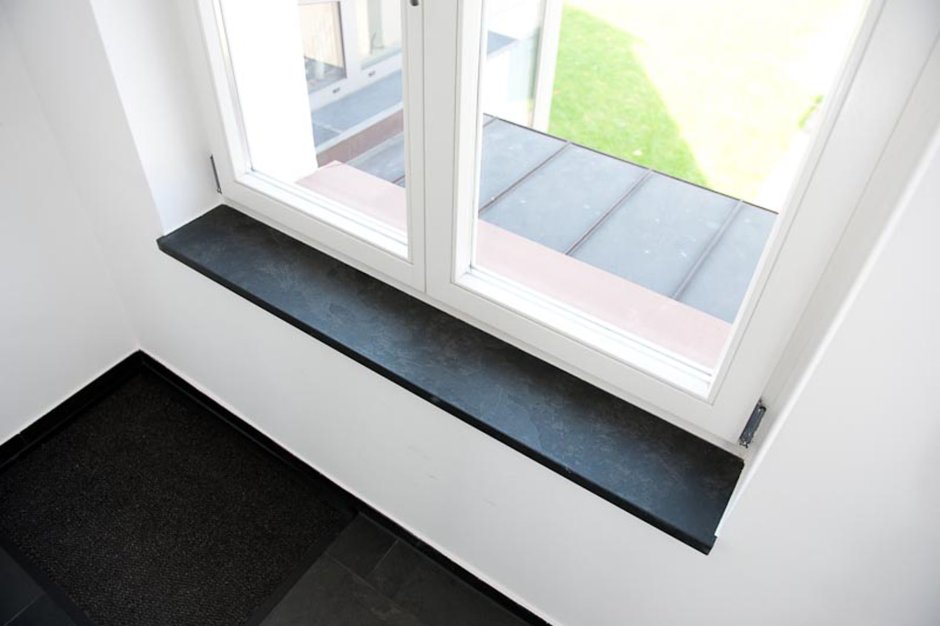 Окно без подоконника