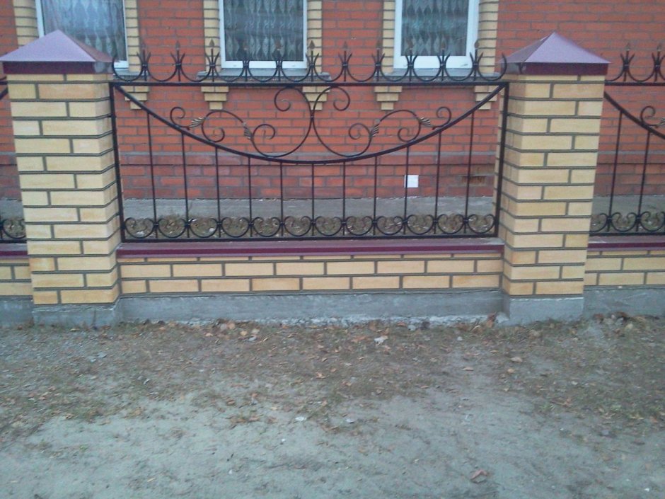 Палисадник из кирпича