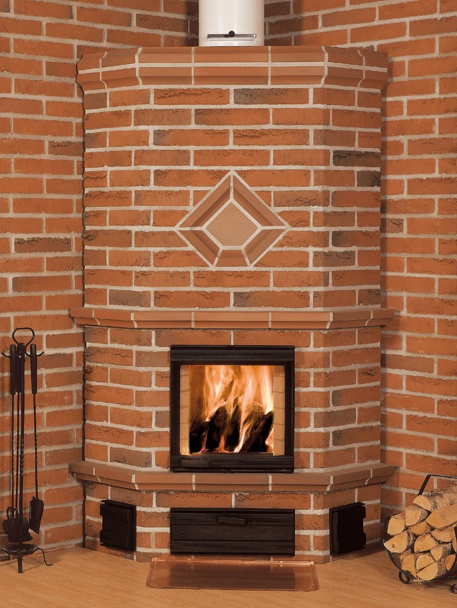 Угловой камин из кирпича